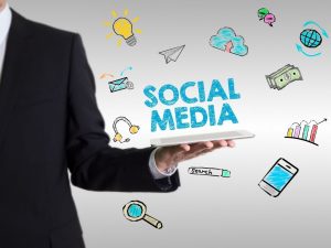 Chi è e quanto guadagna un social media manager